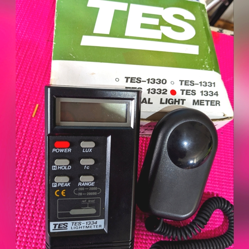 TES-1334 Digital Light Meter | Carrying Case/Strap+ Instruction Manual